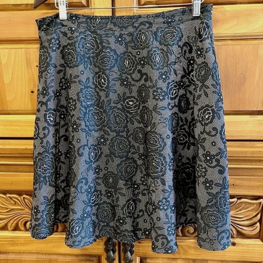 Magazine Floral Print A-Line Mini Skirt - Blk/Crm - Size L